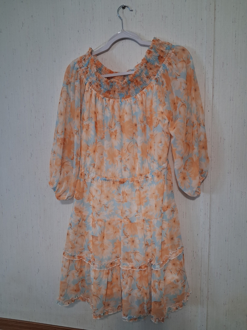 Women's Knee Length Floral Off Shoulder Dress Size Large By Entro